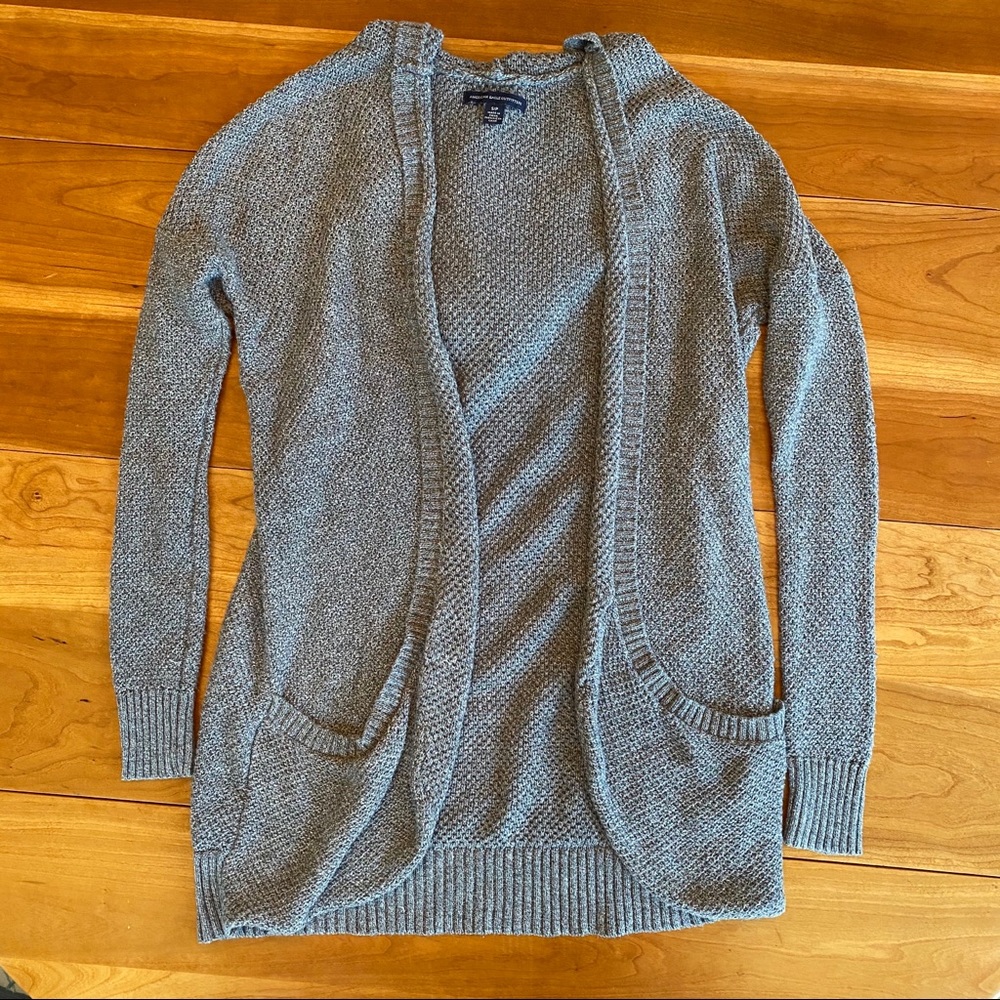 American Eagle Gray Knit Cardigan